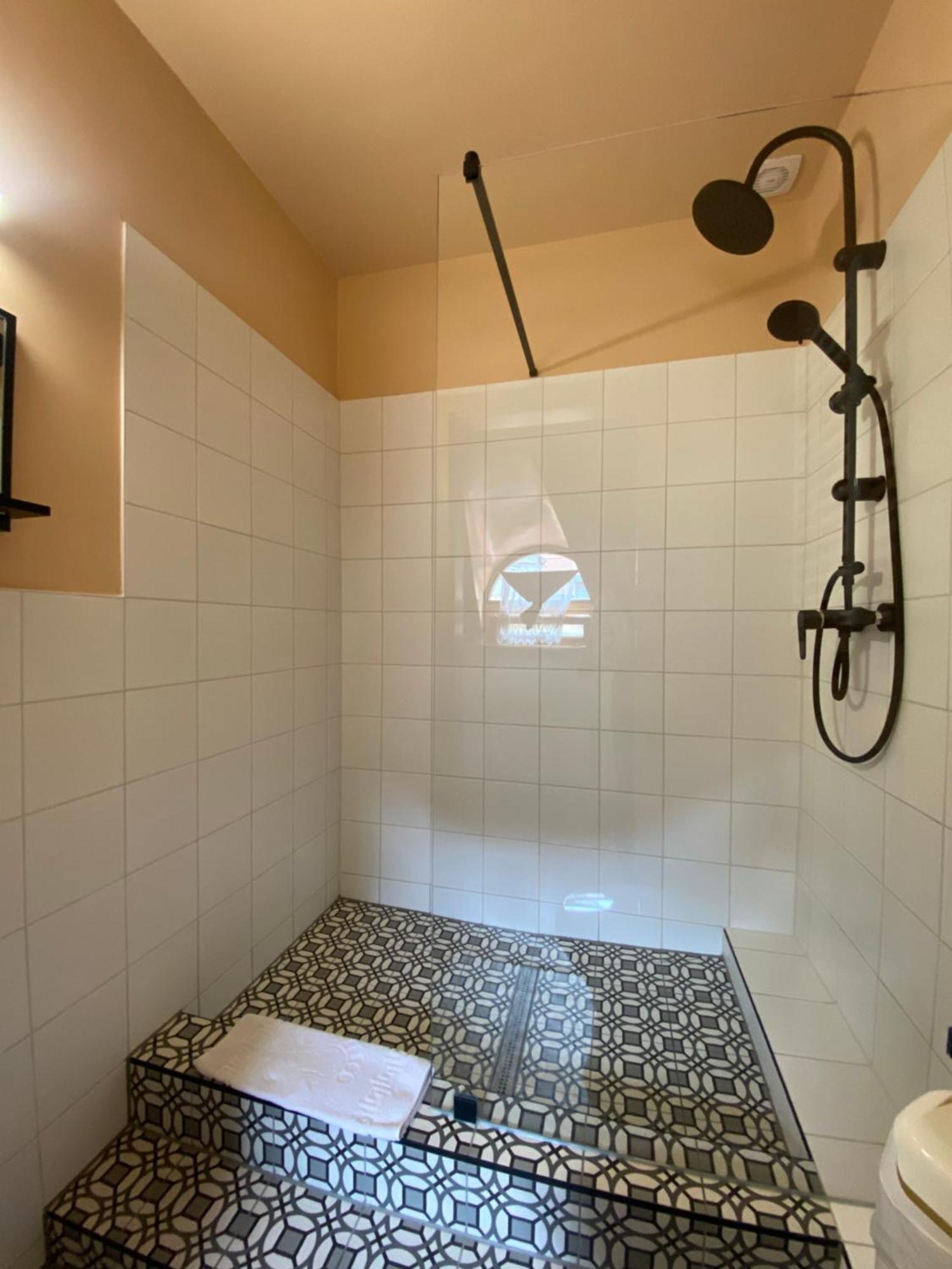 Katalinkert Panzio Bed & Breakfast เยอร์ ภายนอก รูปภาพ