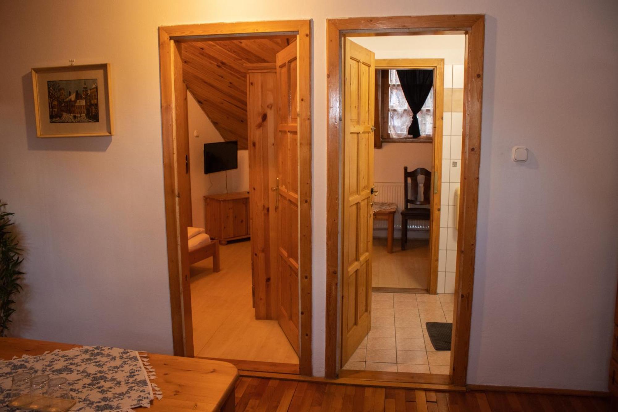 Katalinkert Panzio Bed & Breakfast เยอร์ ภายนอก รูปภาพ